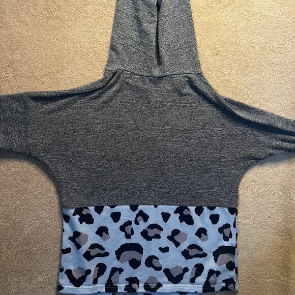 Shein Women Small Heather Grey Blue Black Cheetah Print Pullover Hoodie Sweater - Picture 6 of 6